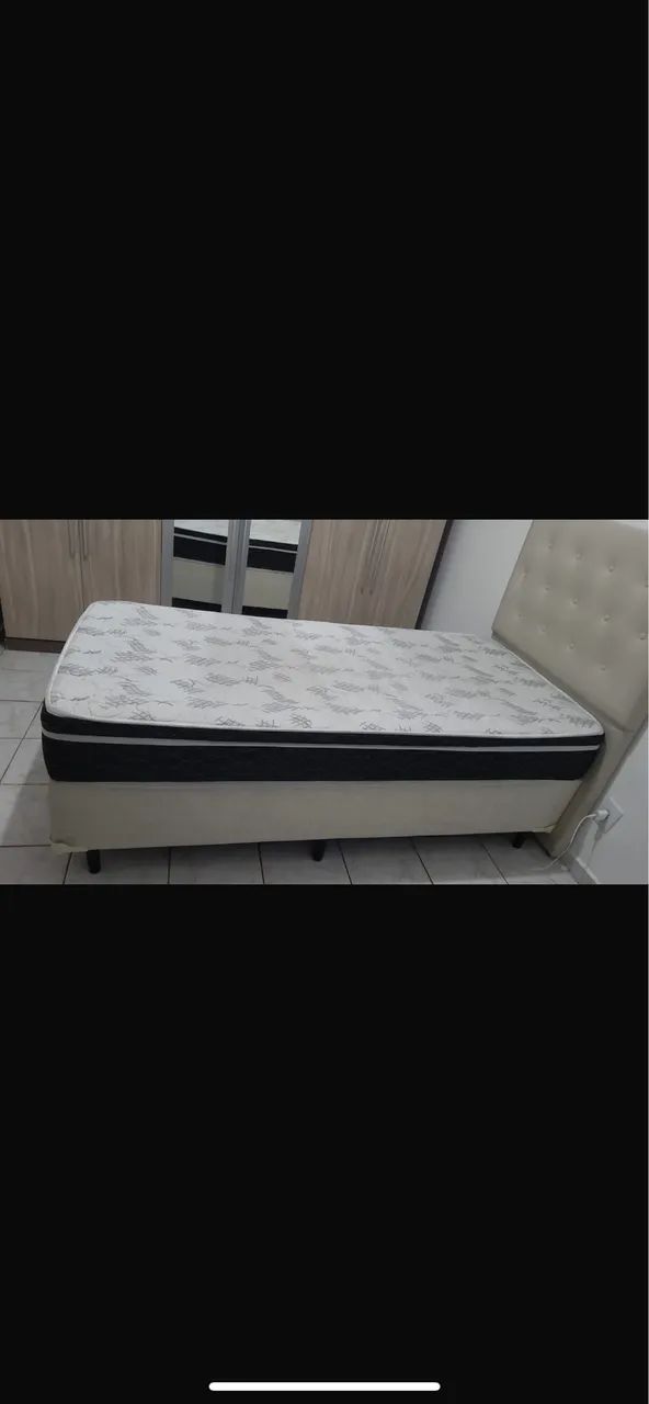Cama de solteiro com colchão e cabeceira 