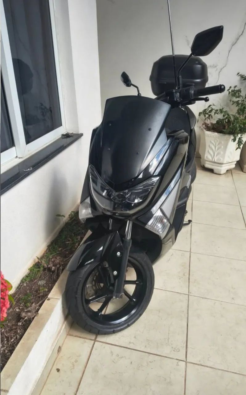 NMAX 160 PRETA POUCO KM