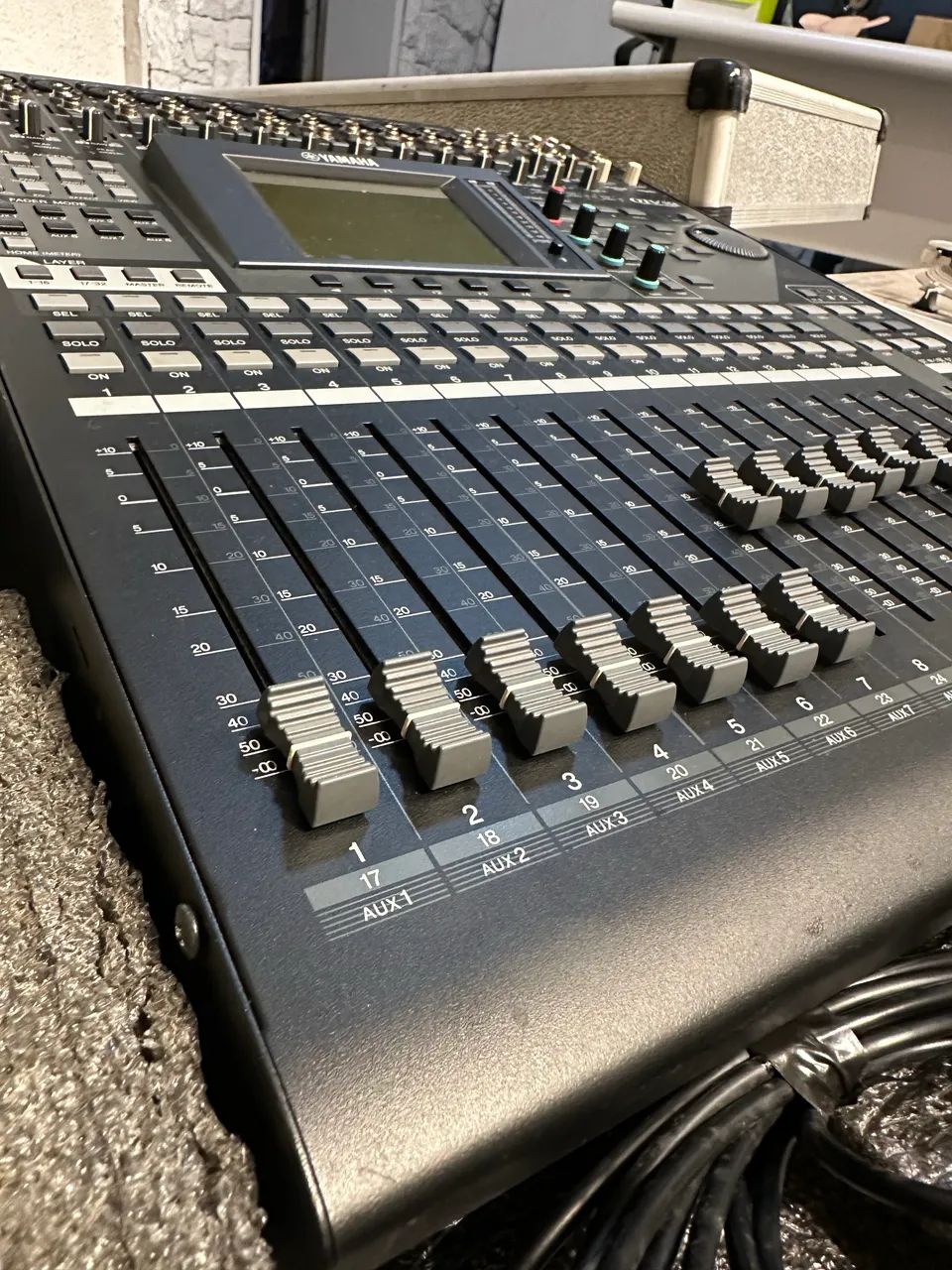 Mesa Yamaha 01v96i - Foto 2