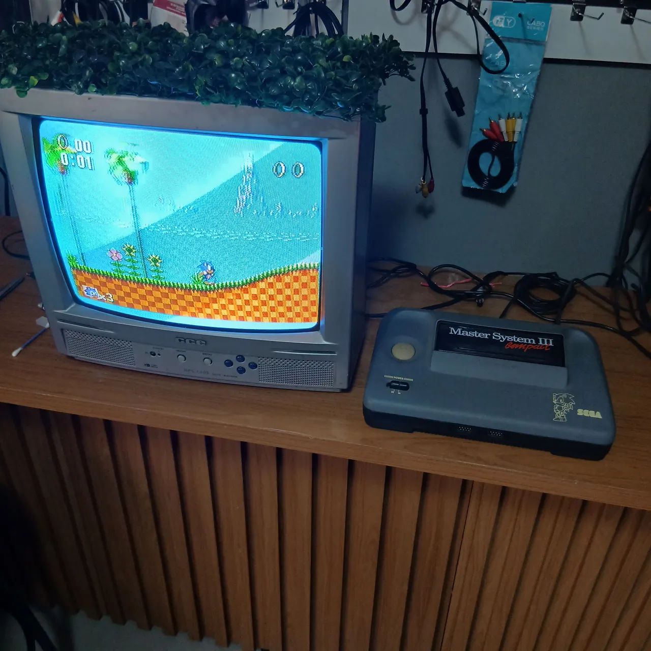 MASTER SYSTEM 3 CONSOLE E CABOS - Foto 3