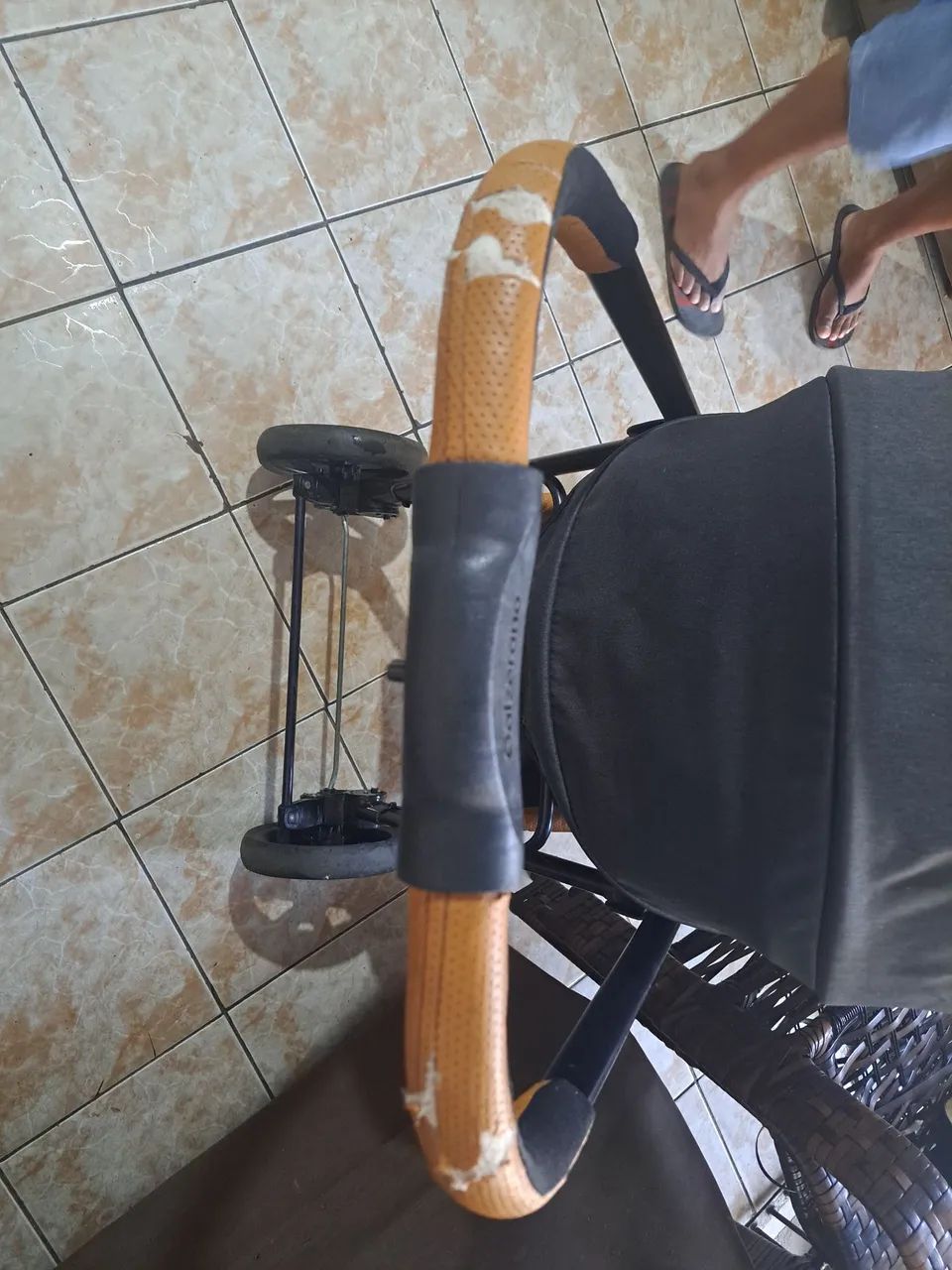 Carrinho de bebê usado + bebê conforto - Foto 4