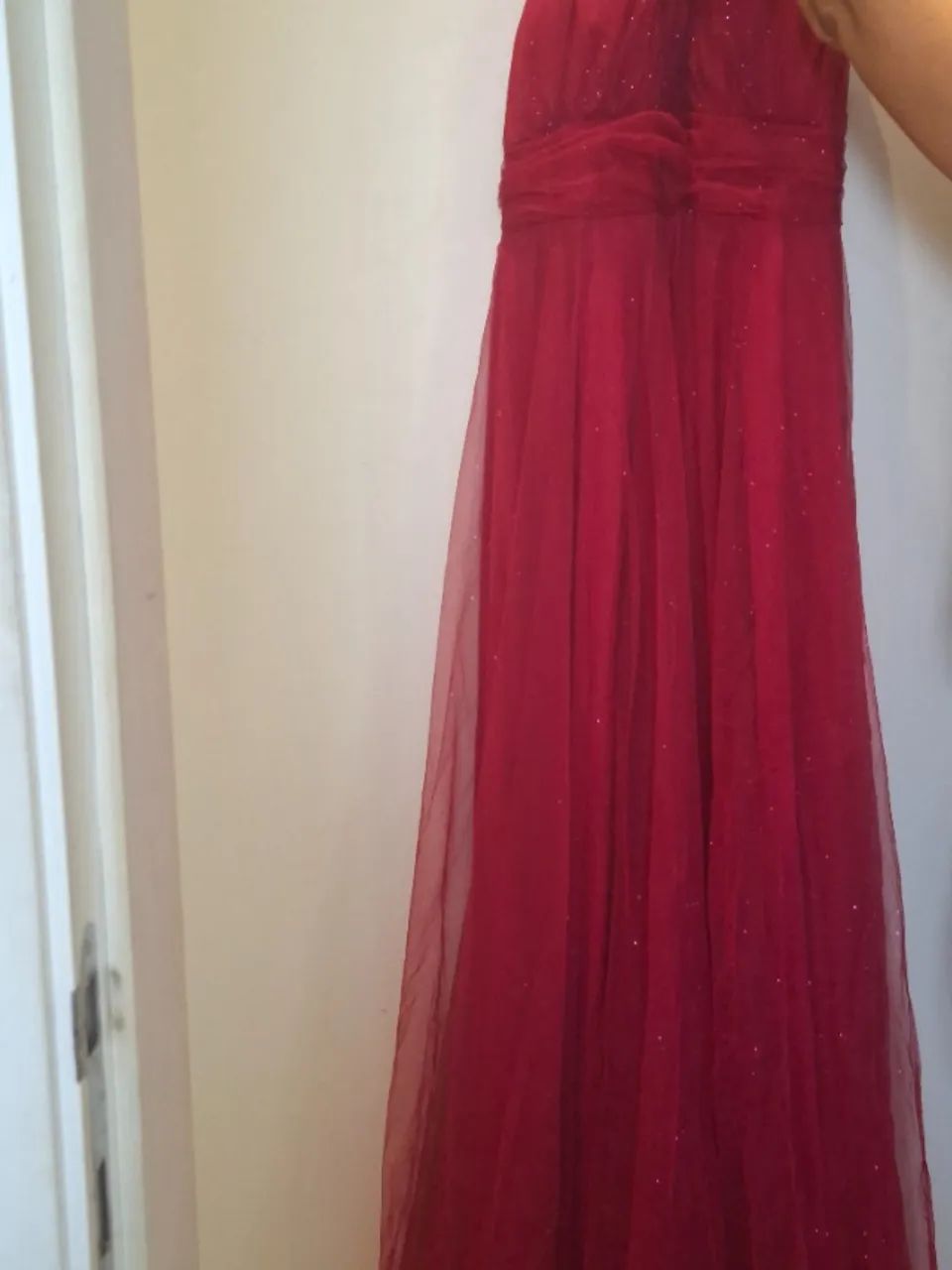 Vestido de festa com brilho cor fuscia 