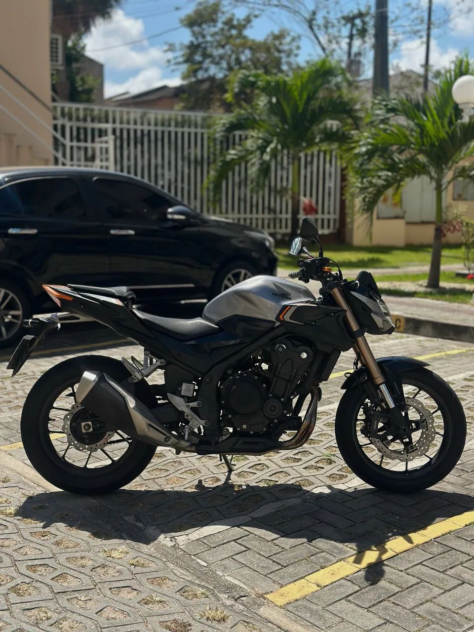 Moto Cb 500f 2023 prata