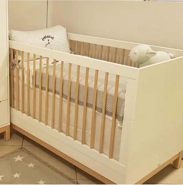 Conjunto de guarda roupa e berço Quater