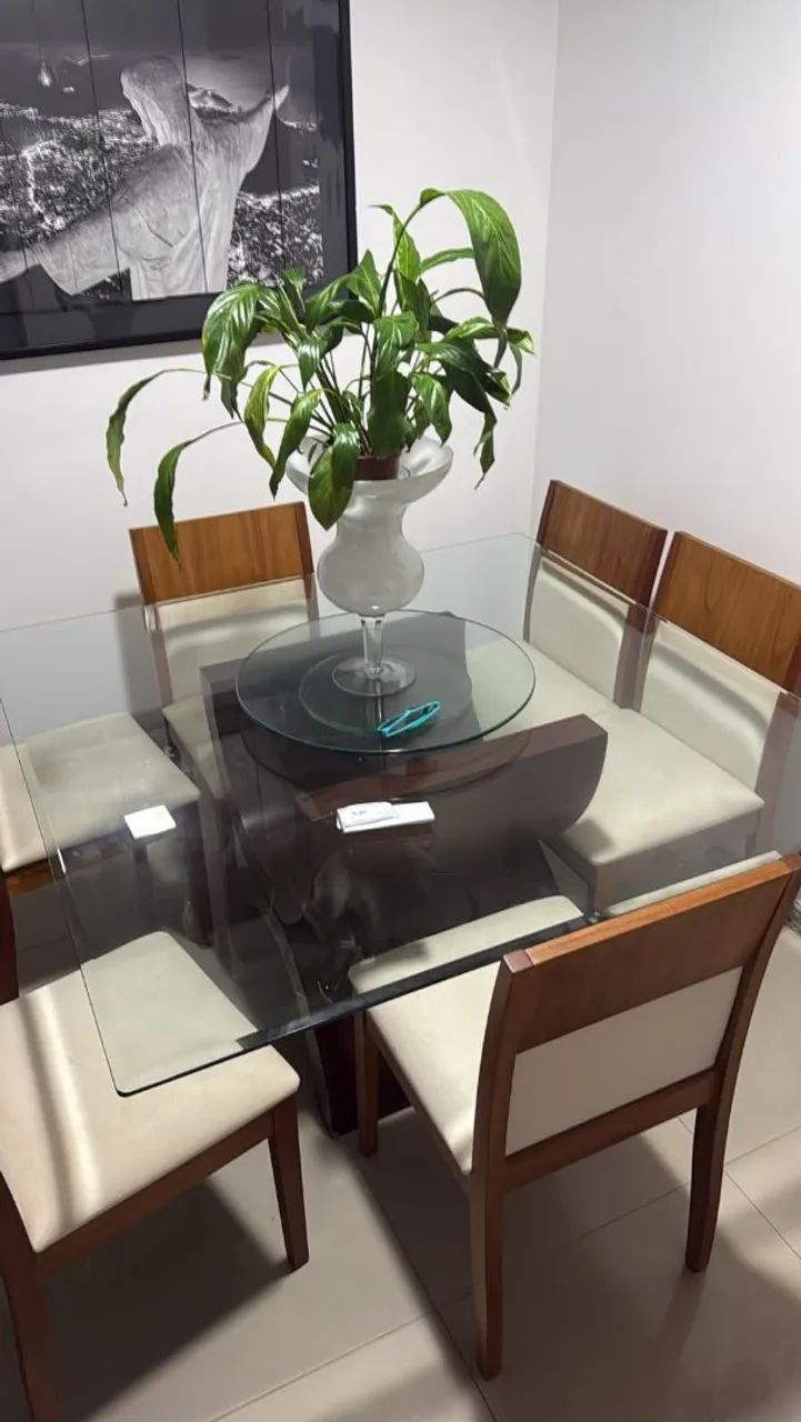 Mesa em vidro quadrada de seis cadeiras com base em madeira - Foto 2