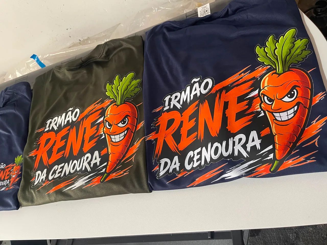 Fardamento e camisa personalizada  - Foto 2