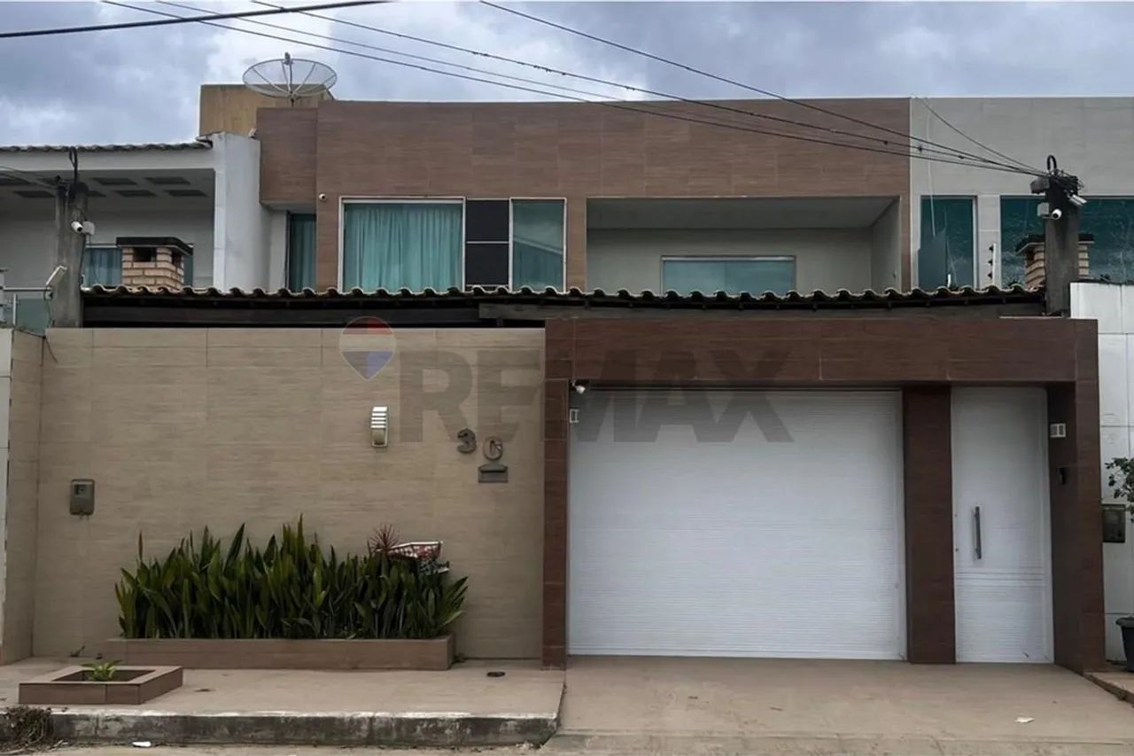 Casa Duplex com 4 Quartos (2 Suítes) e Área Gourmet no Luiz Gonzaga.