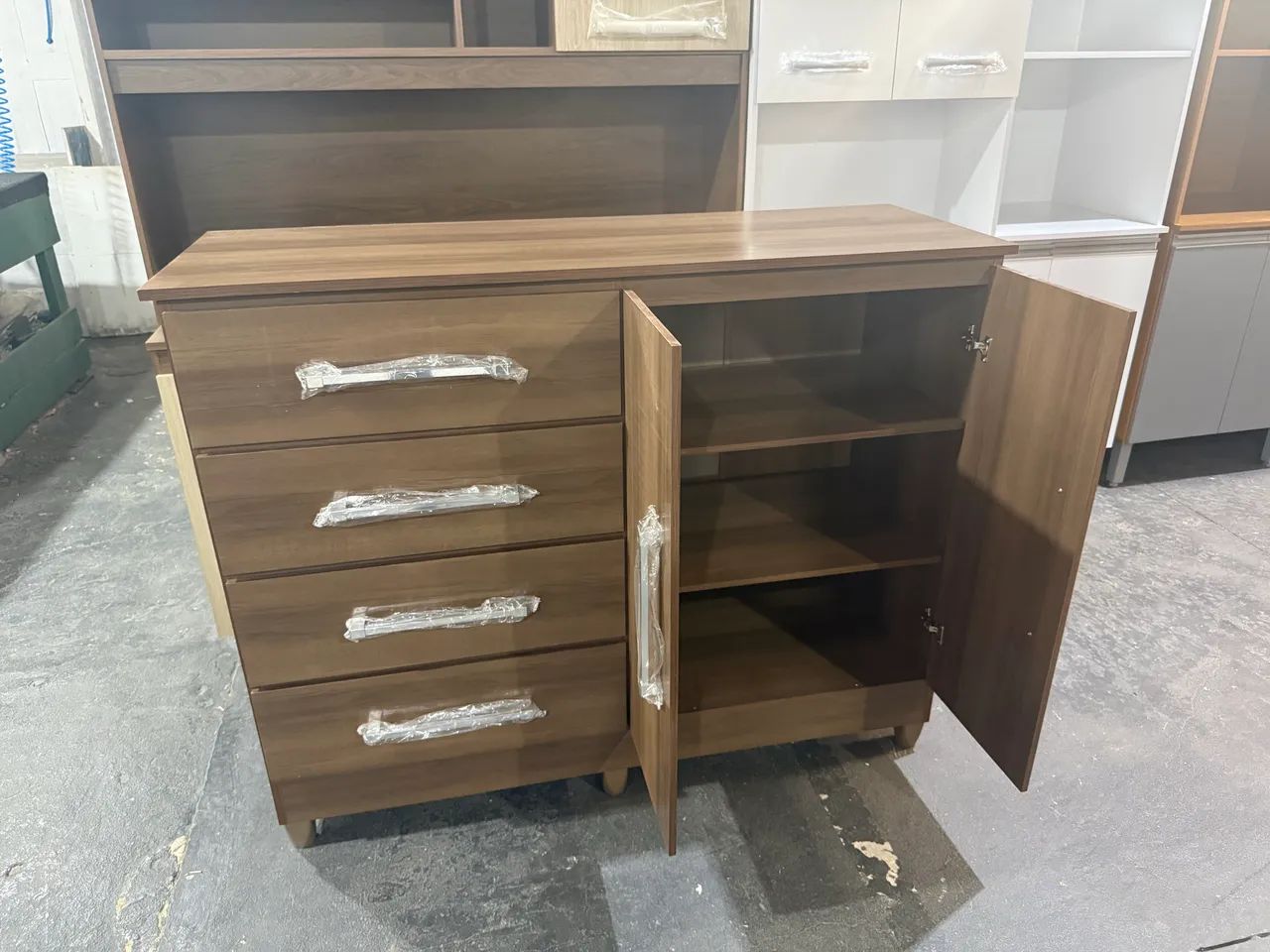 Cômoda com 4 gavetas - pronta entrega  - Foto 3