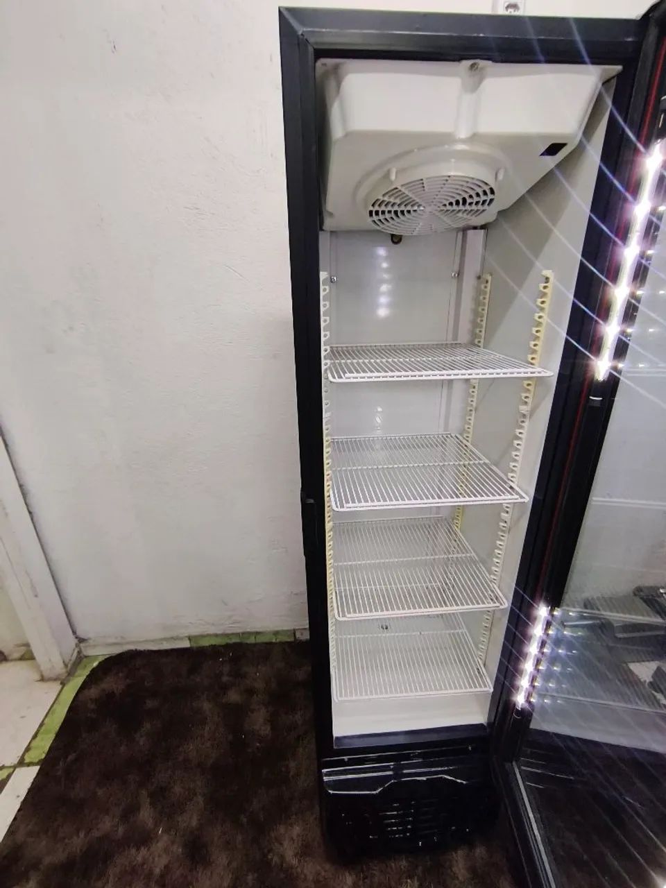 Freezer expositor visa cooler Imbera  - Foto 2