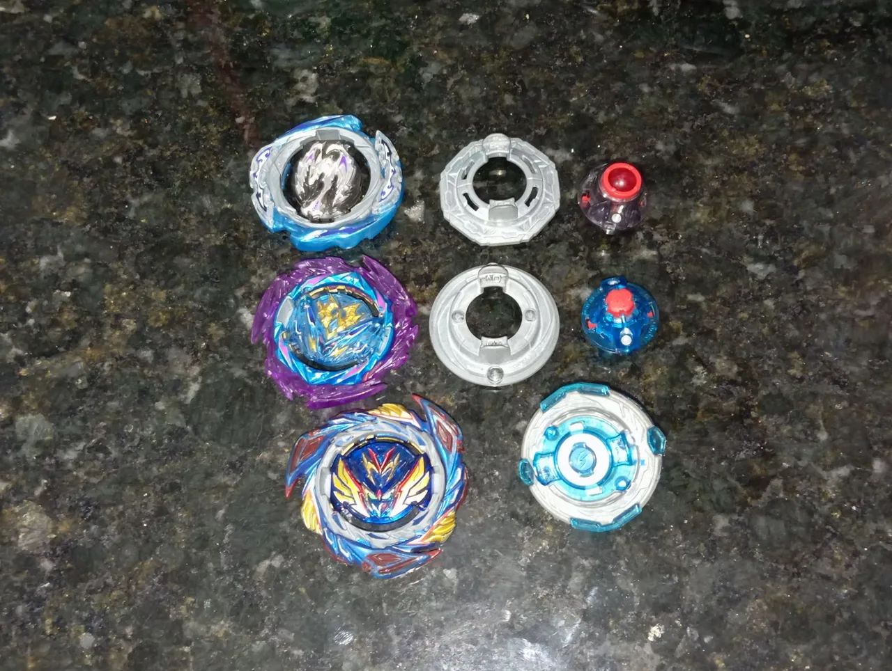 Lote de Beyblade da takara tomy  - Foto 2