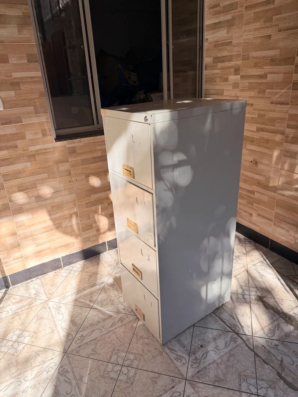 armaria de escritorio com 4 gavetas 