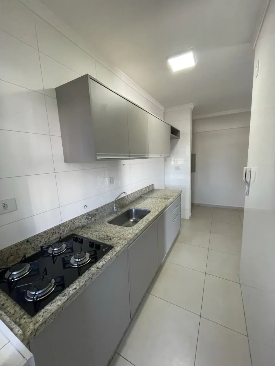 Apartamento com 2 quartos com 1 suíte no centro de Maringá. - Foto 4