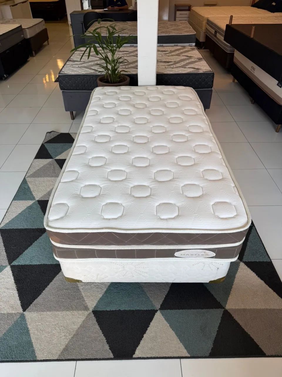 Colchão Solteirão MAXFLEX SEMINOVO - entrego!  - Foto 4