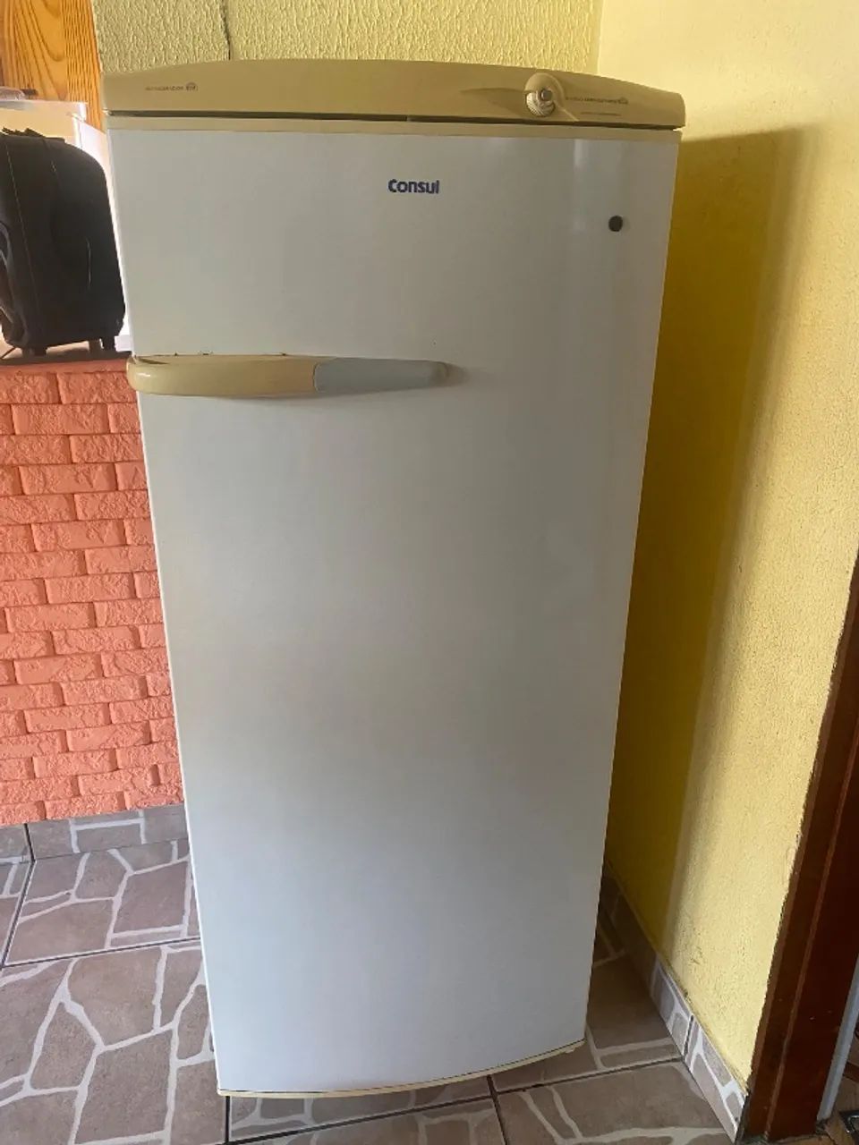 Geladeira usada  em bom estado. - Foto 2