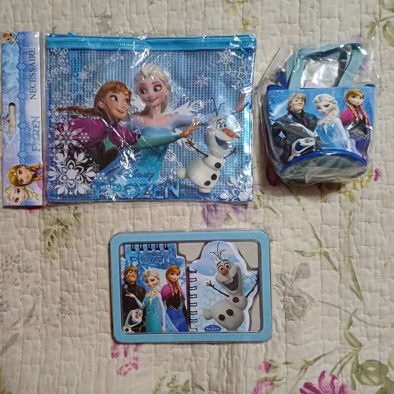 Kit Frozen bloco de notas, porta moeda e necessaire