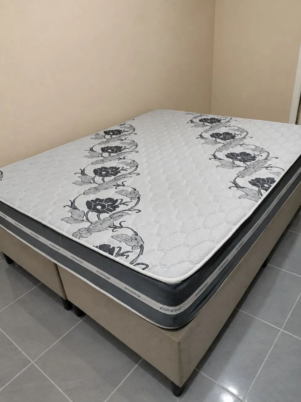 Cama box Quenn size 