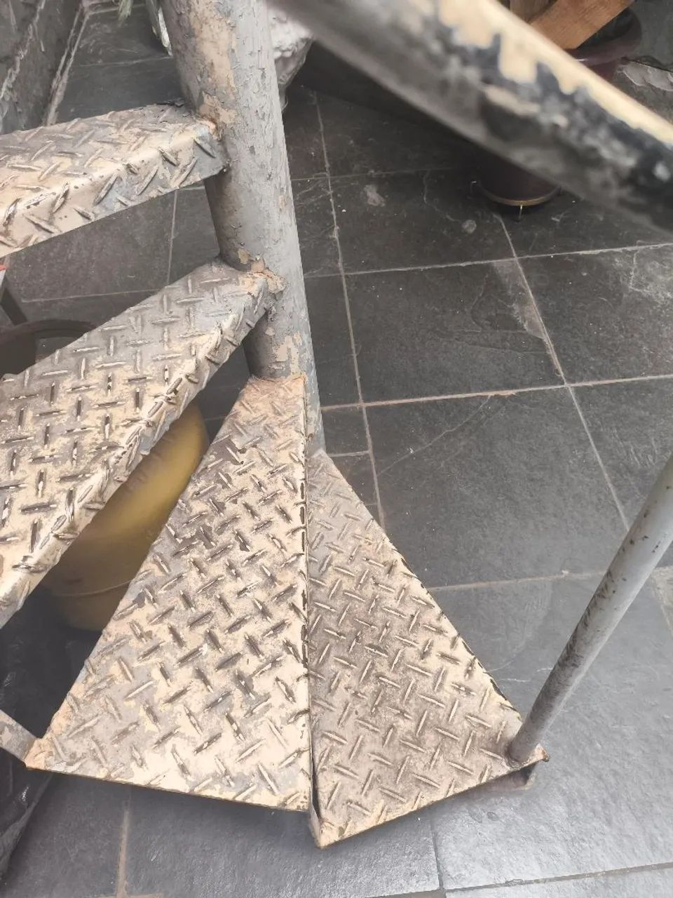 Escada de ferro caracol  - Foto 2