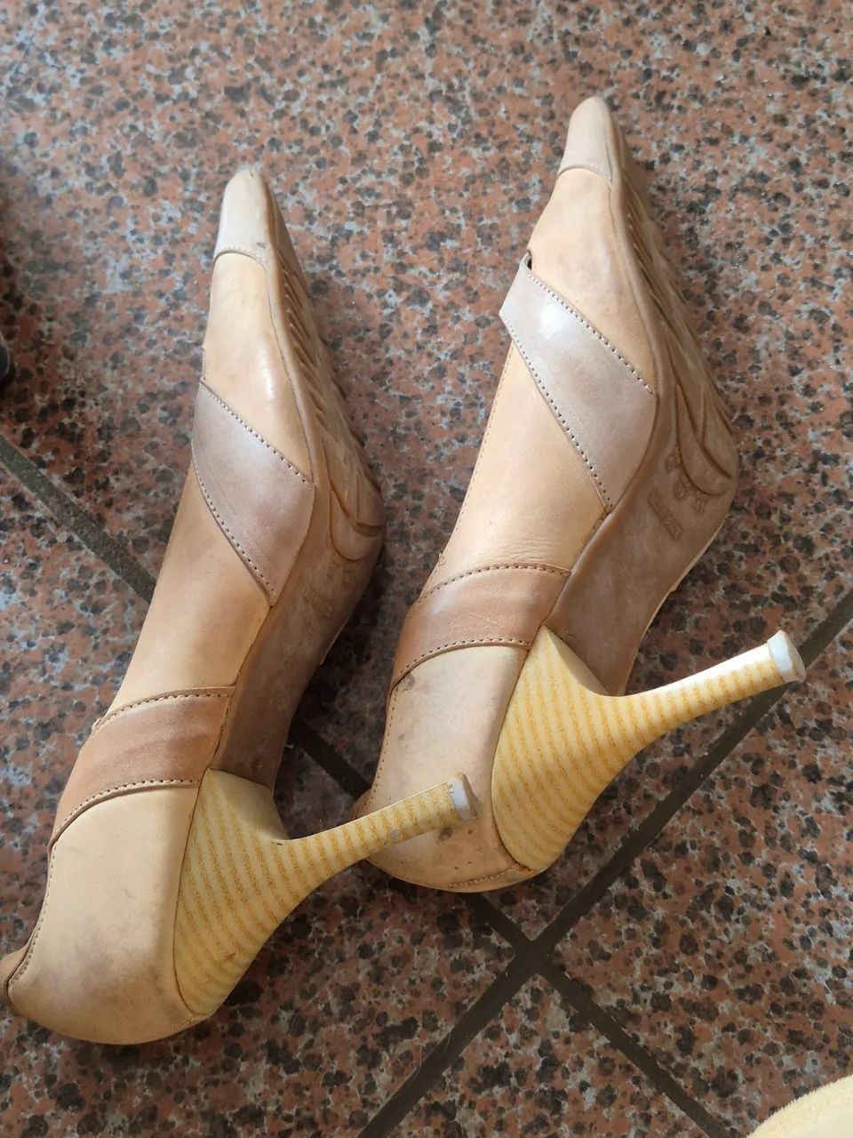 doação sandálias e sapatos número 39 - Foto 2