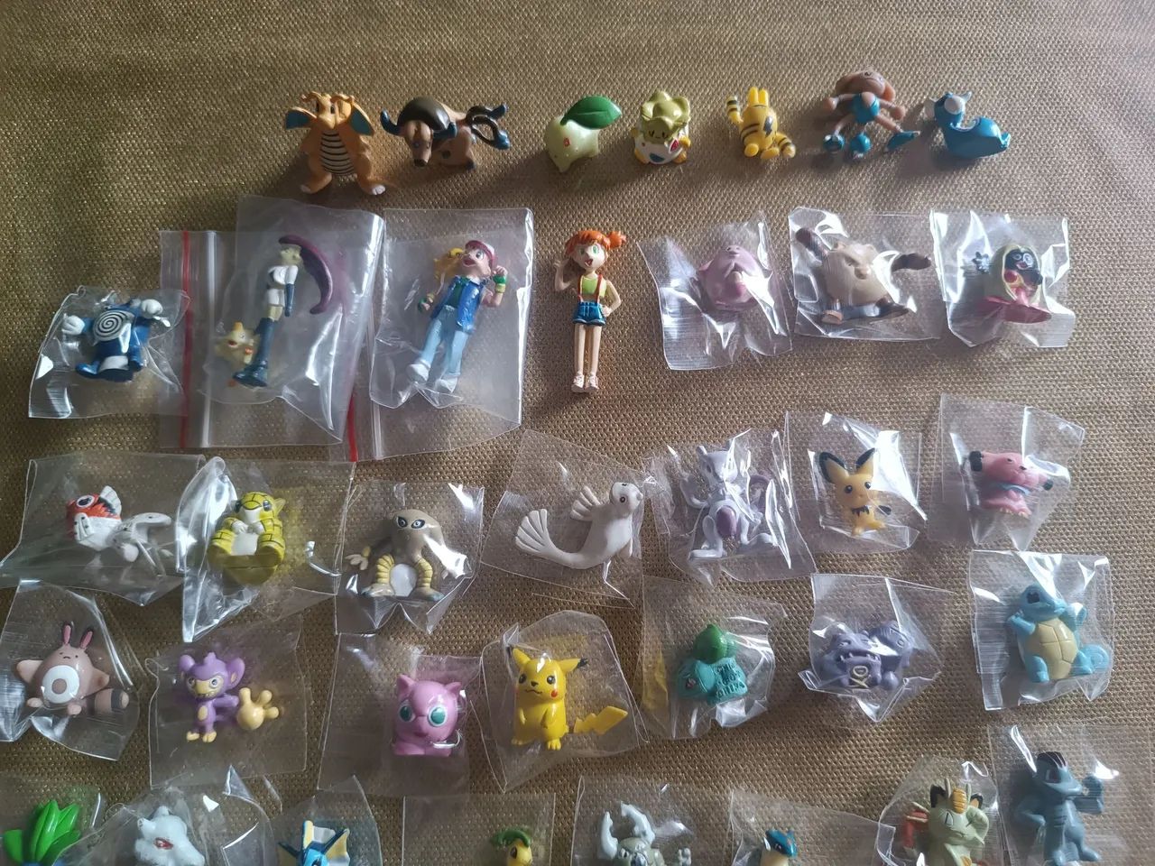 Coleção completa pokémon guaraná Caçulinha somente as 60 miniaturas  - Foto 4