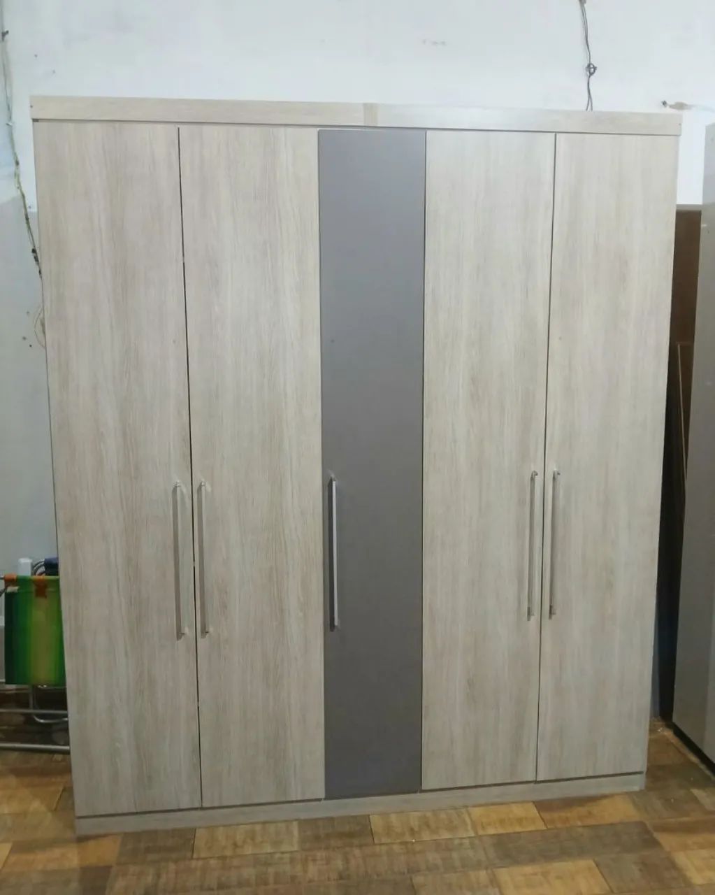 VENDO ESSE GUARDA ROUPA 