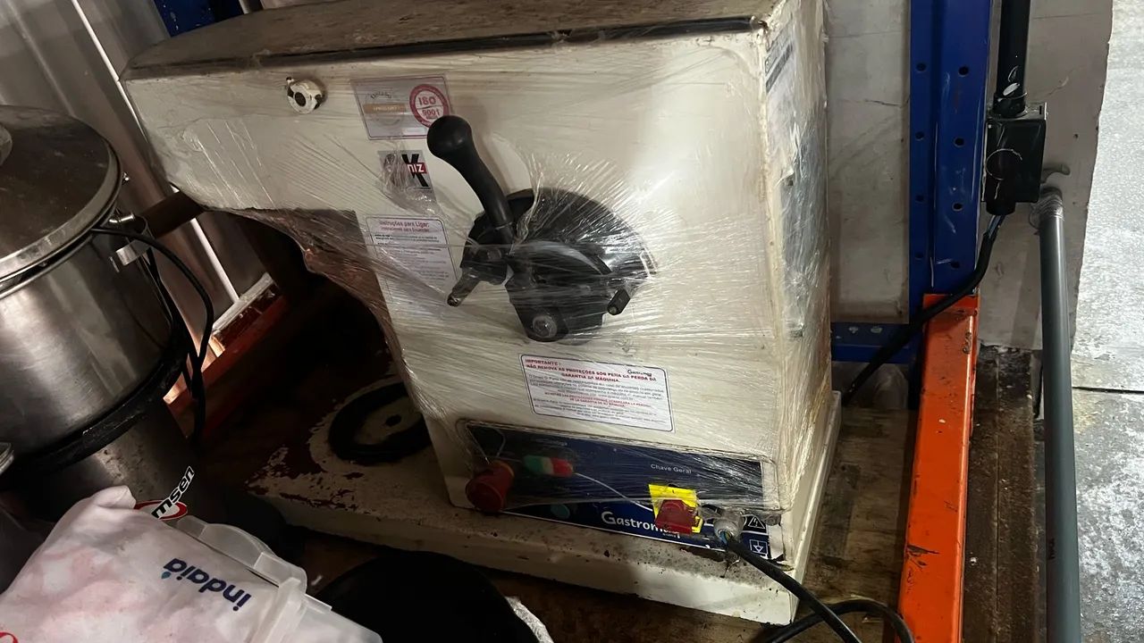 VENDO BATEDEIRA INDUSTRIAL 