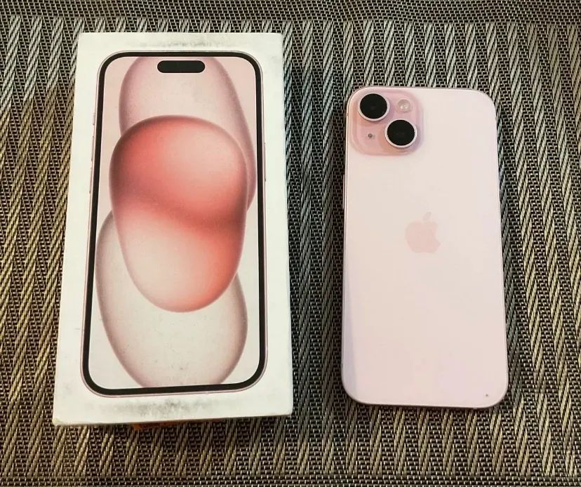 iPhone 15 - 256GB
