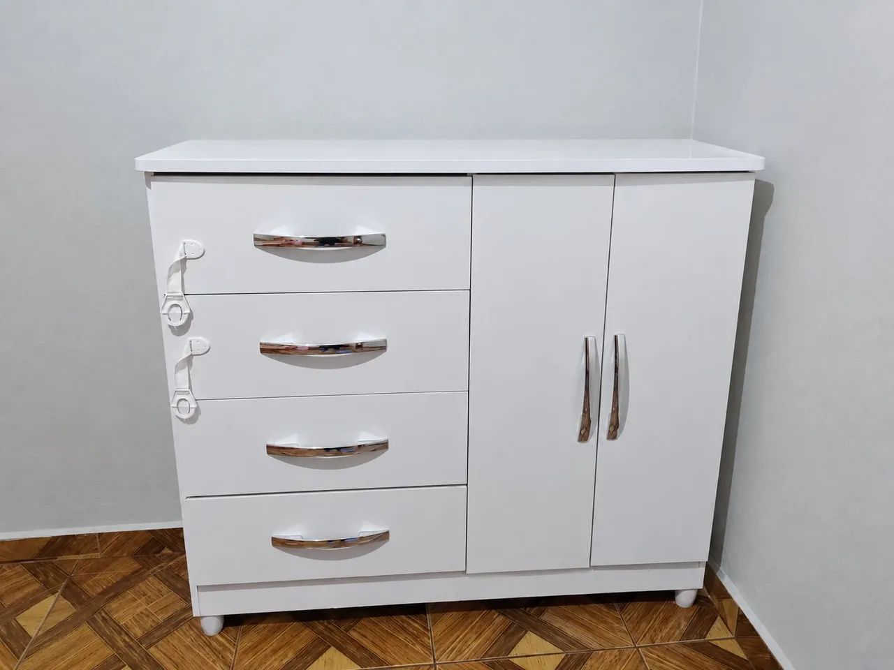 Vendo cômoda 