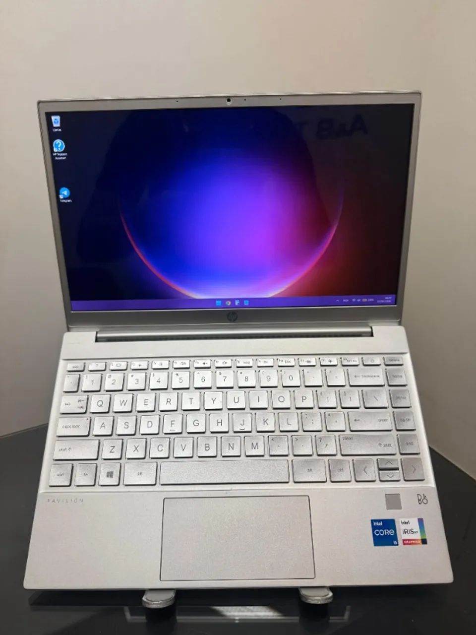Notebook HP i5 - 11º Geração - SSD 256 GB - Ram 8 GB -Iris Xe Graphics- 13,3 POLEGADAS