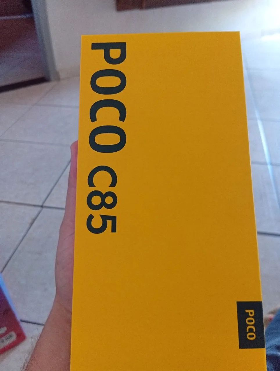 Celular poco c85 8ram e 256GB celular ta top com nota fiscal tudo completo..