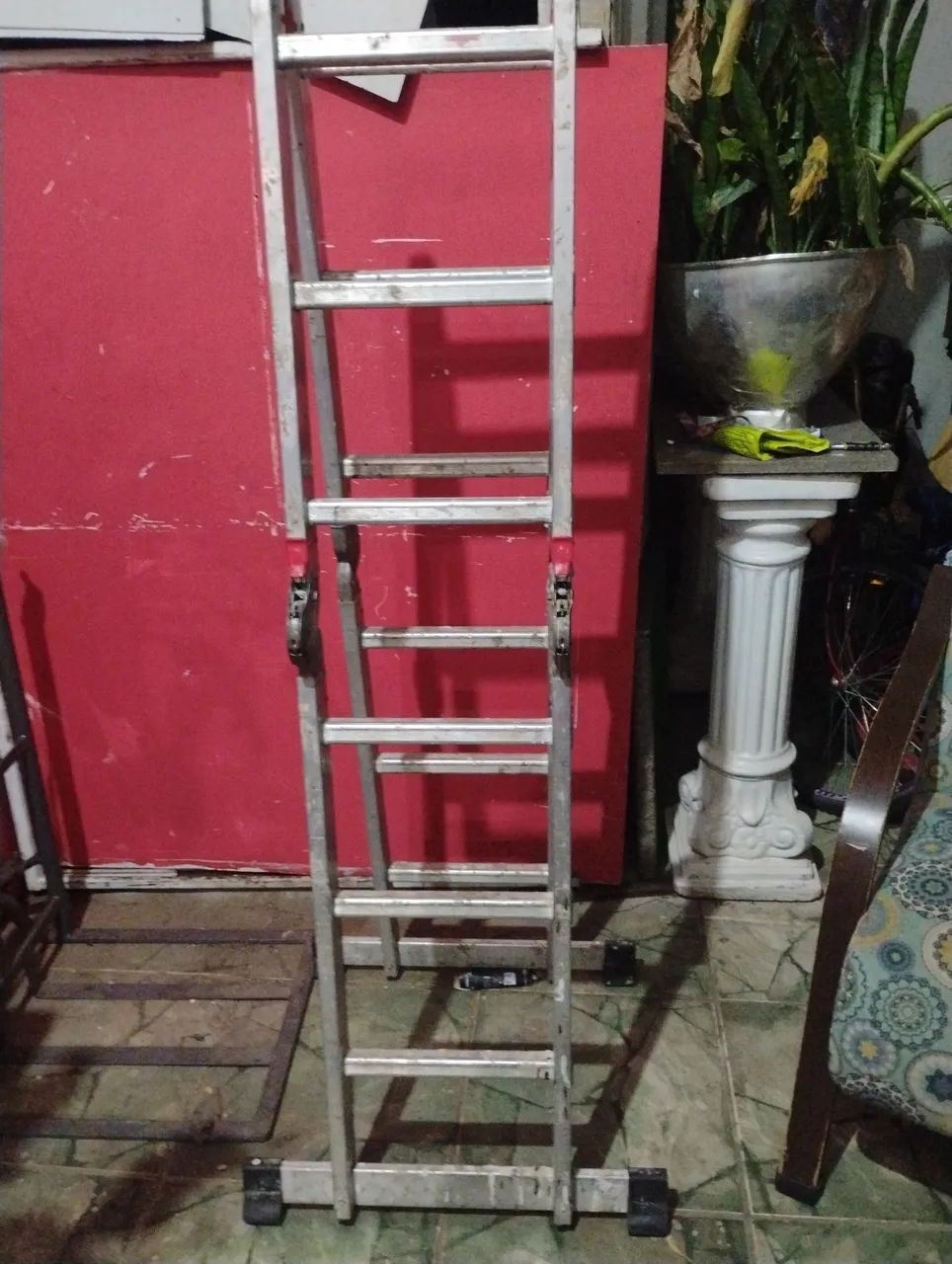 Escada multiposições de alumínio 