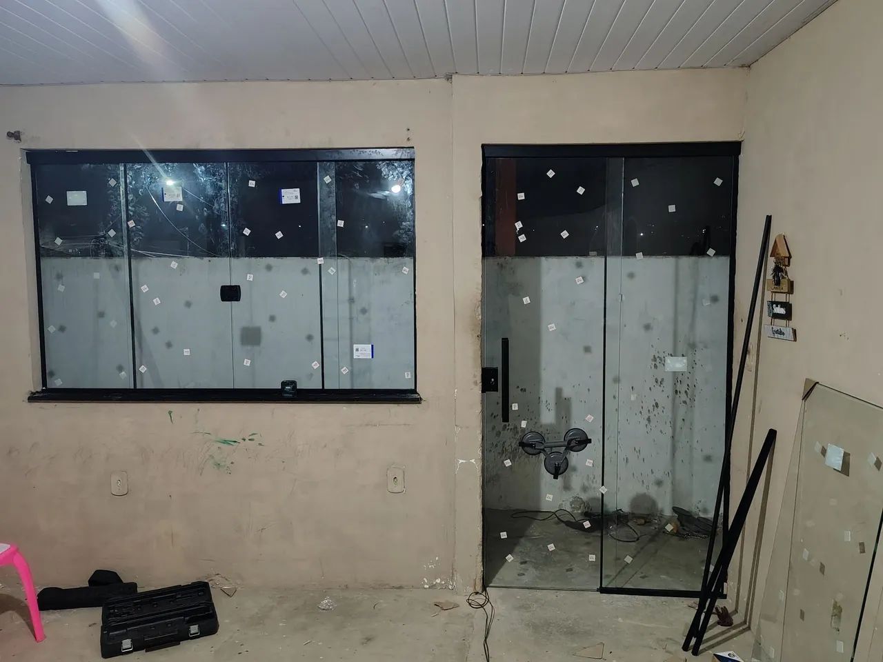 Vaga em serralheria e vidraçaria 