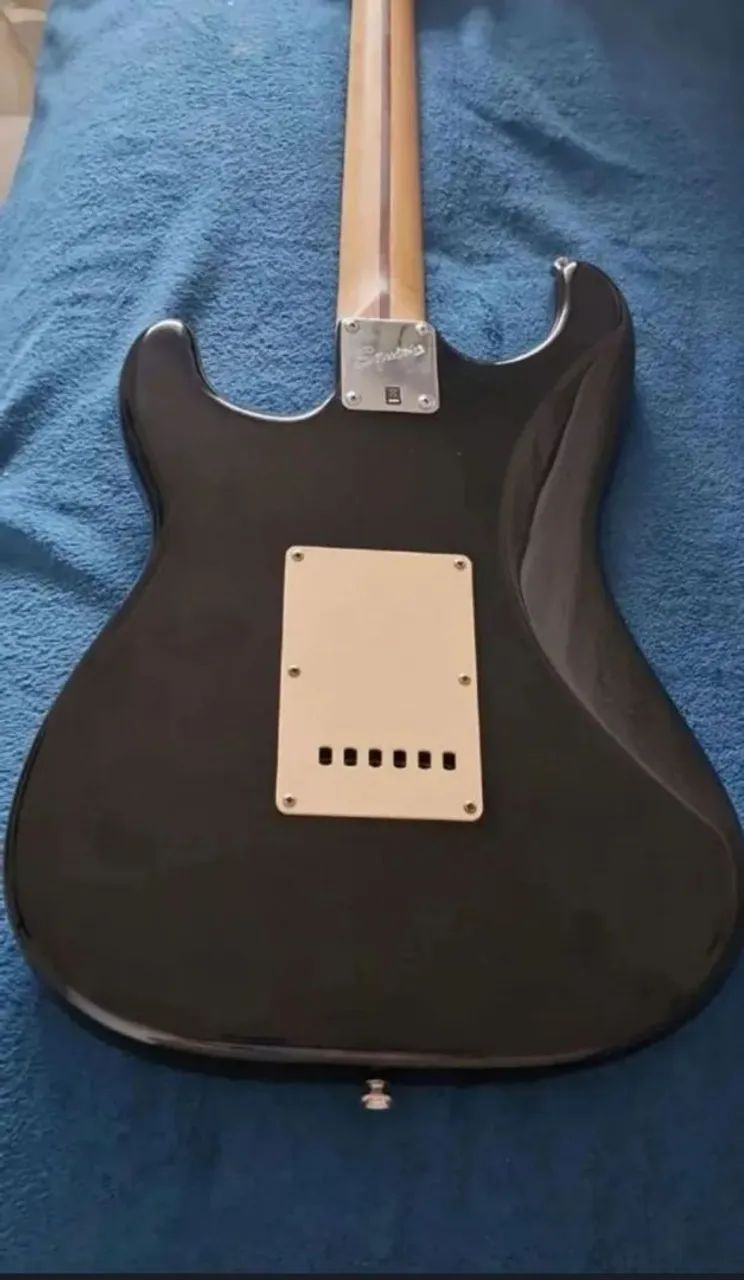 Guitarra Squier Affinity com captadores Malagoli  - Foto 5