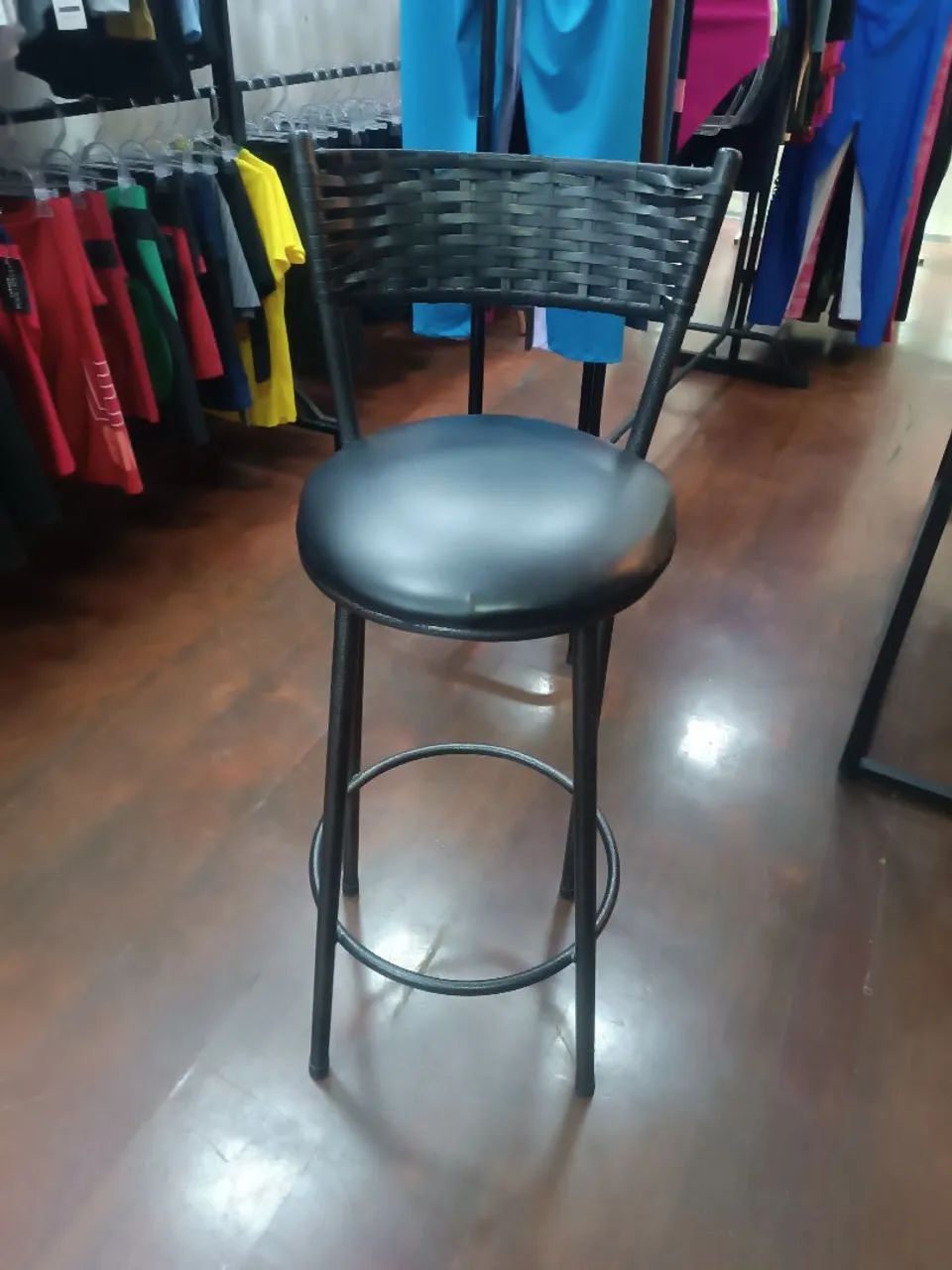 Cadeiras estilo banco - Foto 3
