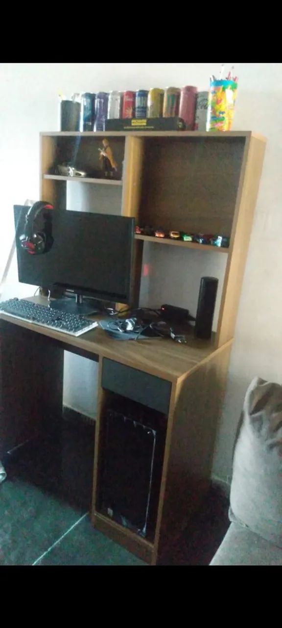 Vende-se mesa de computador Usada.