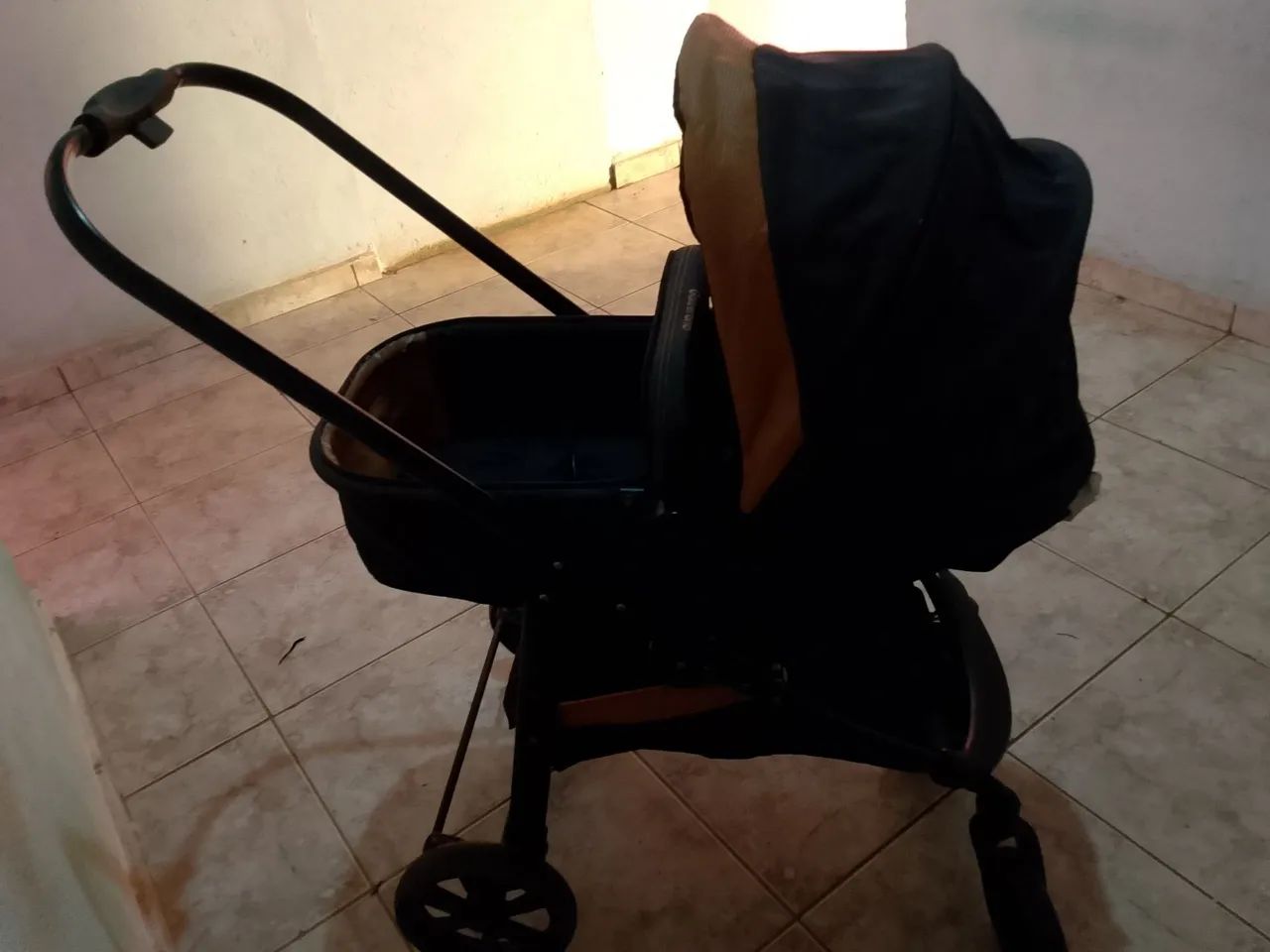 Carrinho de bebe bem conservado 