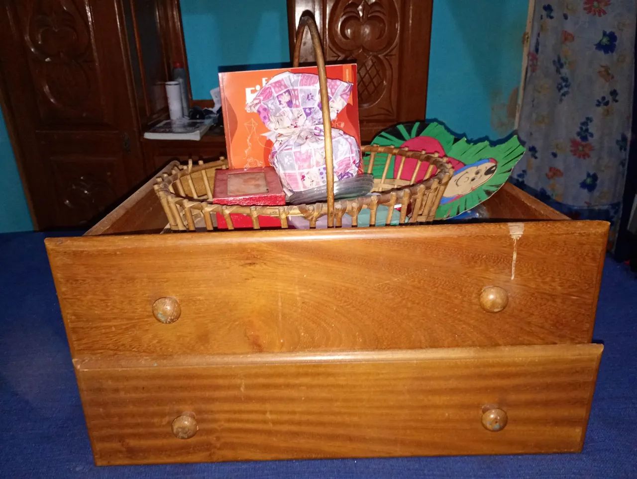 Vendo cama de solteirão madeira com 2 gavetas  - Foto 2