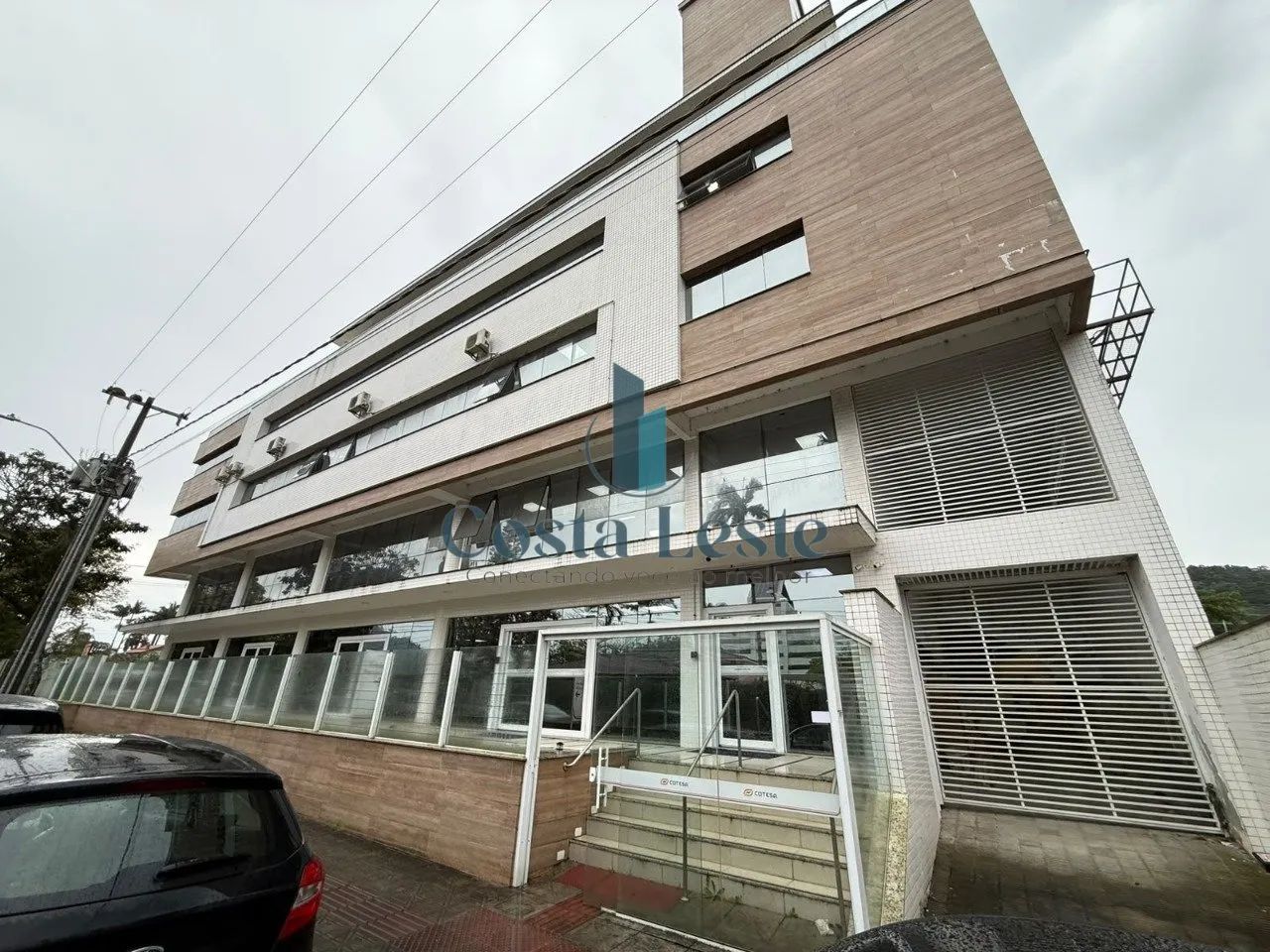 Andar corporativo com terraço no Itacorubi