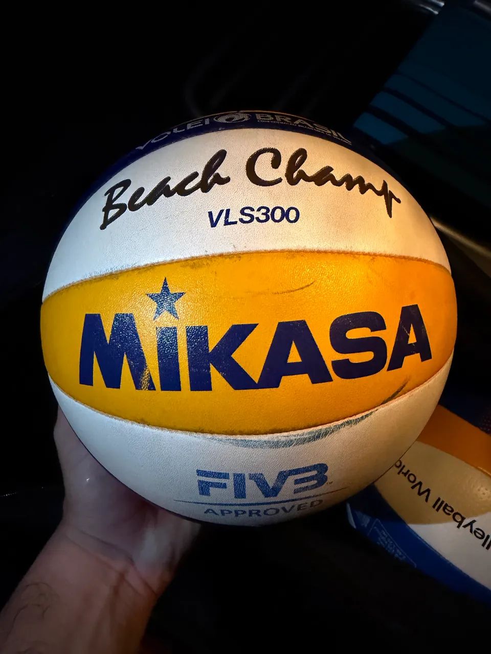 Bolas de Vôlei Mikasa VLS300 seminovas! - Foto 3