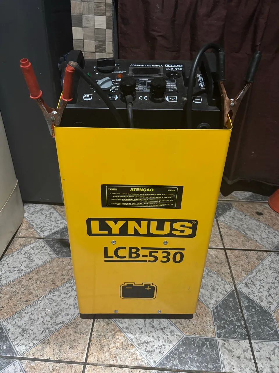 Vendo carregador de bateria de 12v e de 24v - Equipamentos Para ...