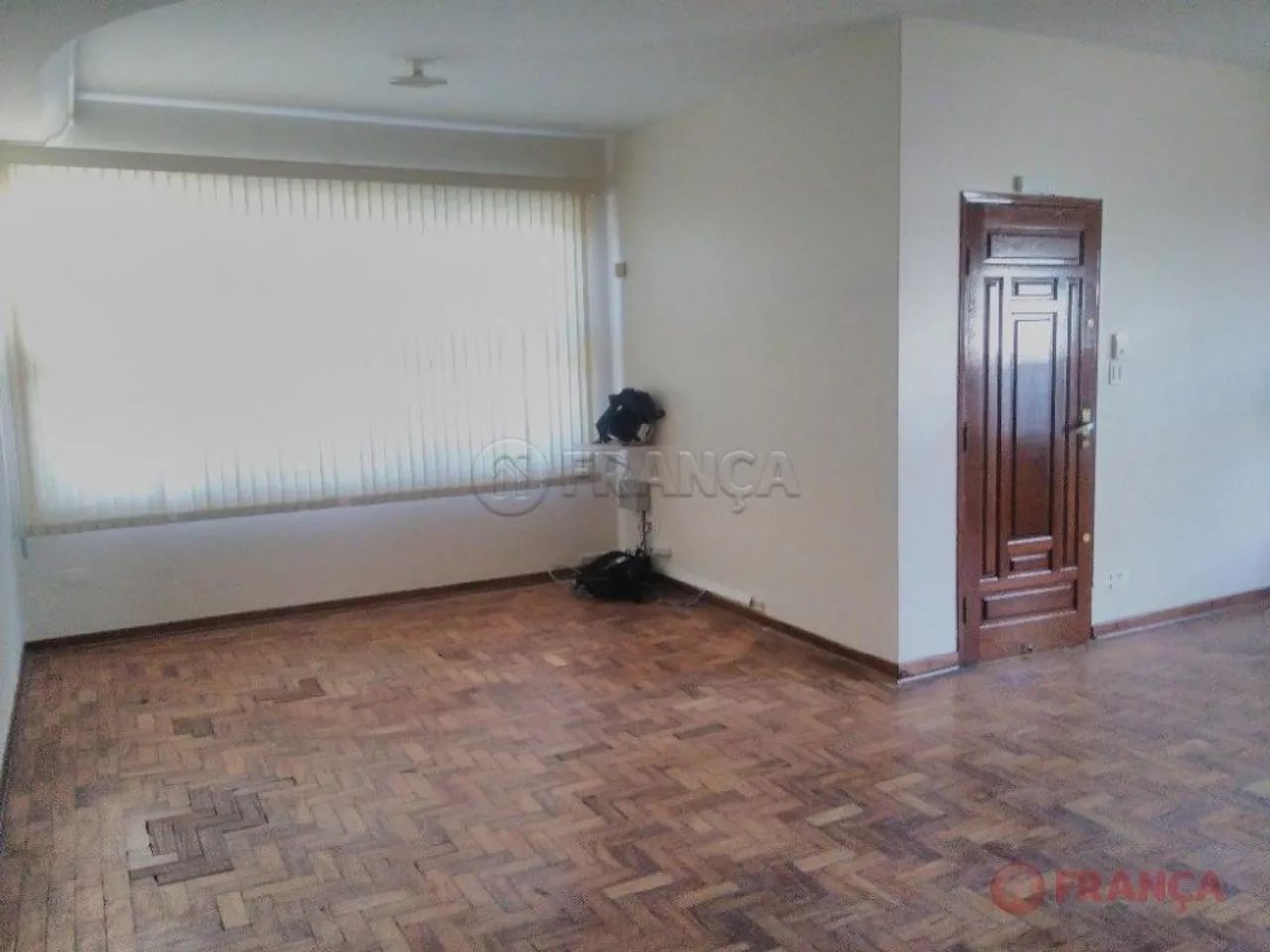 Comercial Sala em Jacareí - Foto 2