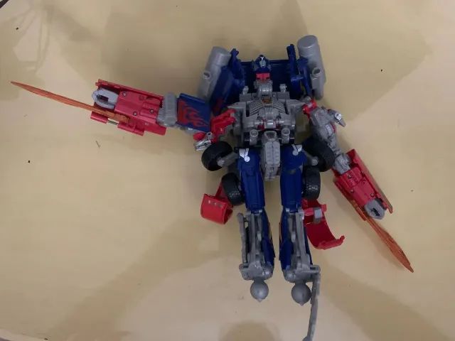 Boneco Optimus Prime no estado. - Foto 3