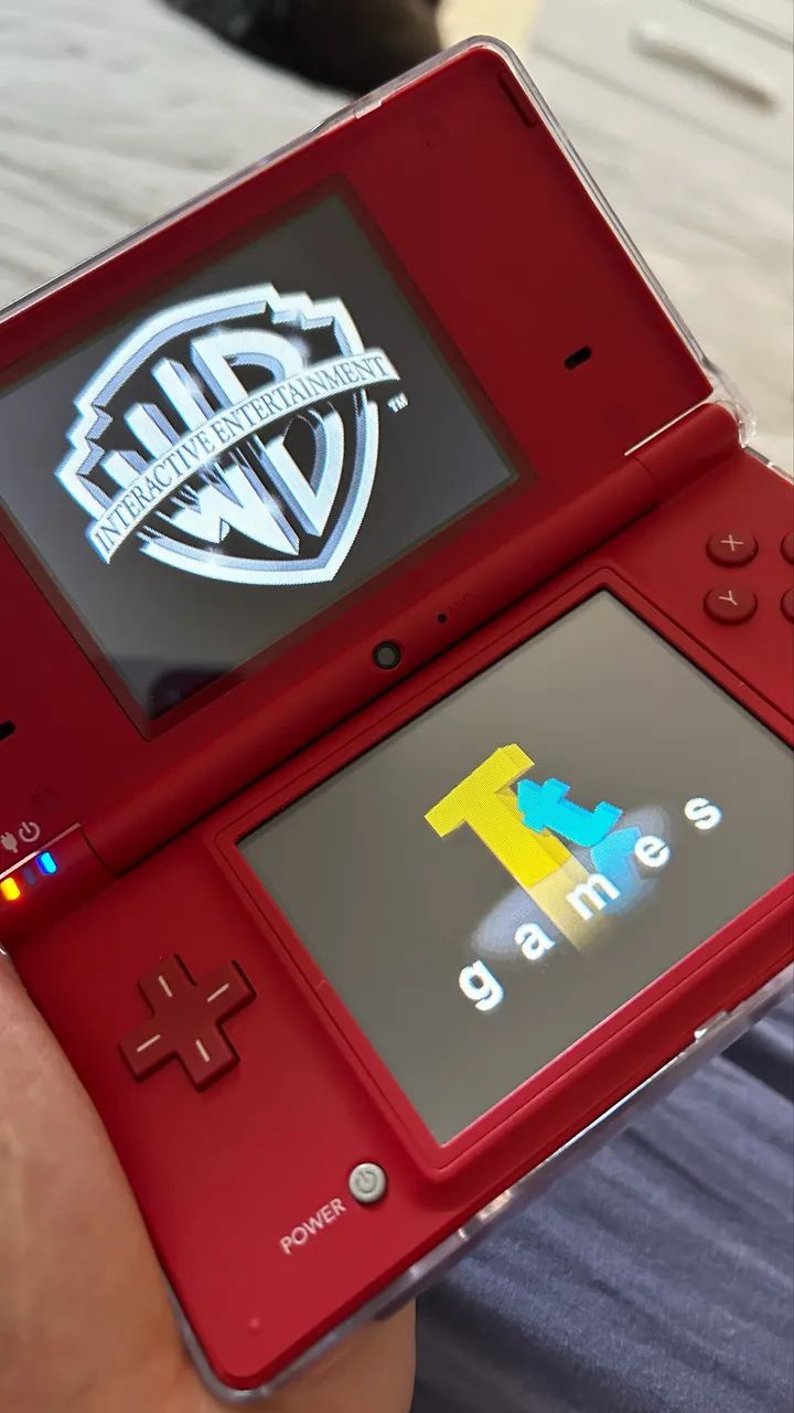 Nintendo DSI vermelho 