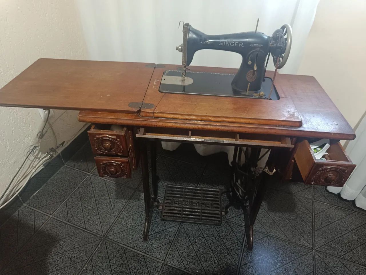 Máquina singer antiga - Foto 2