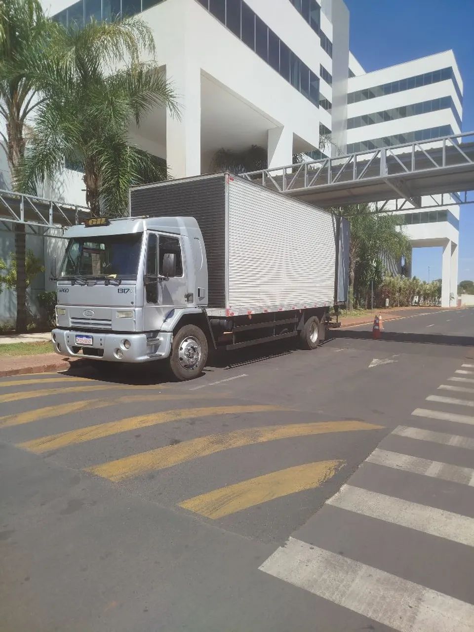 Caminhão toco baú  - Foto 3