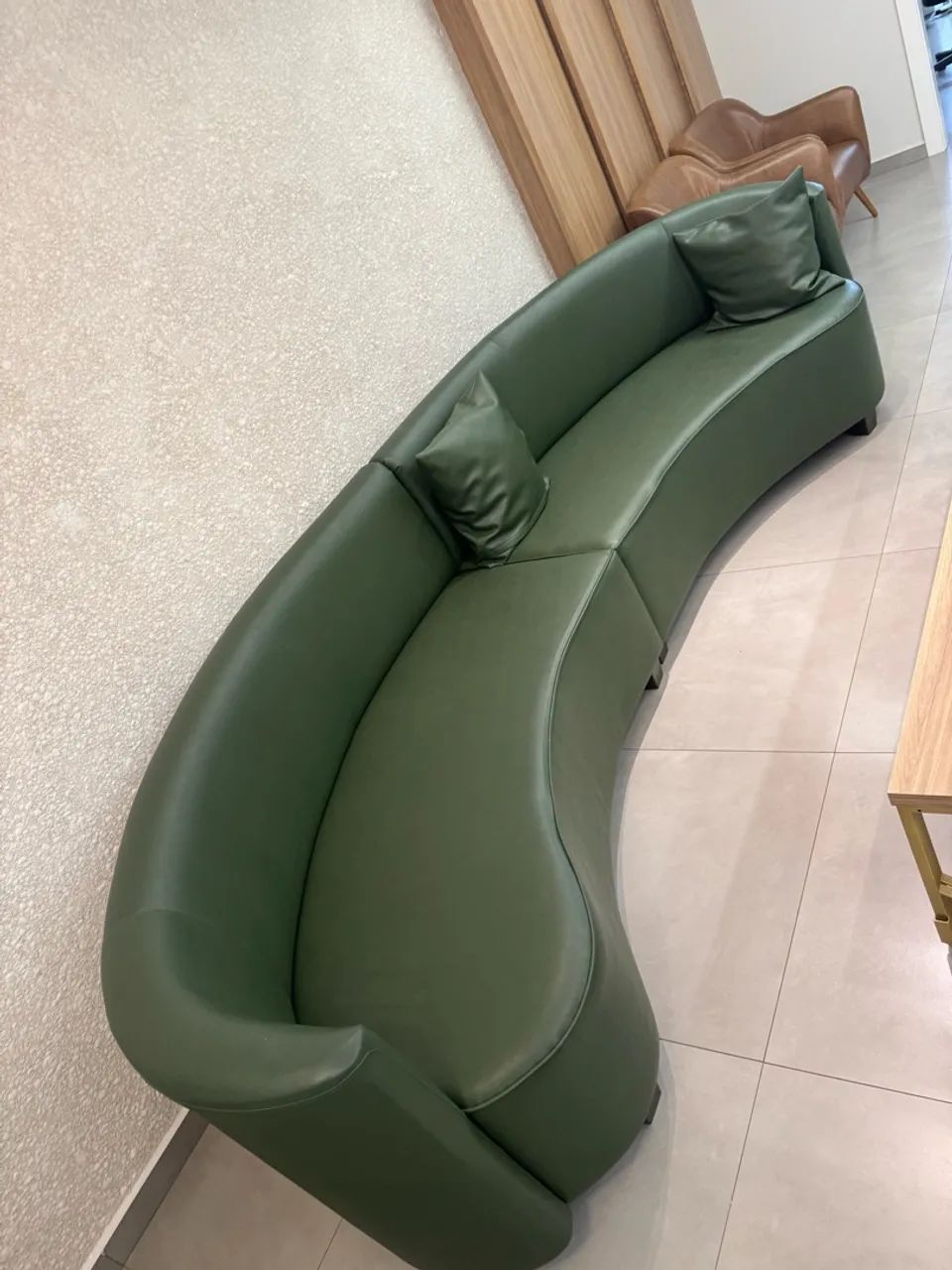 Sofá formato Orgânico Verde - Foto 2