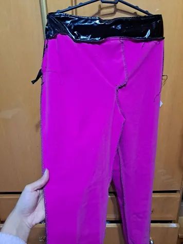 Calça legging de vinil... - Foto 2