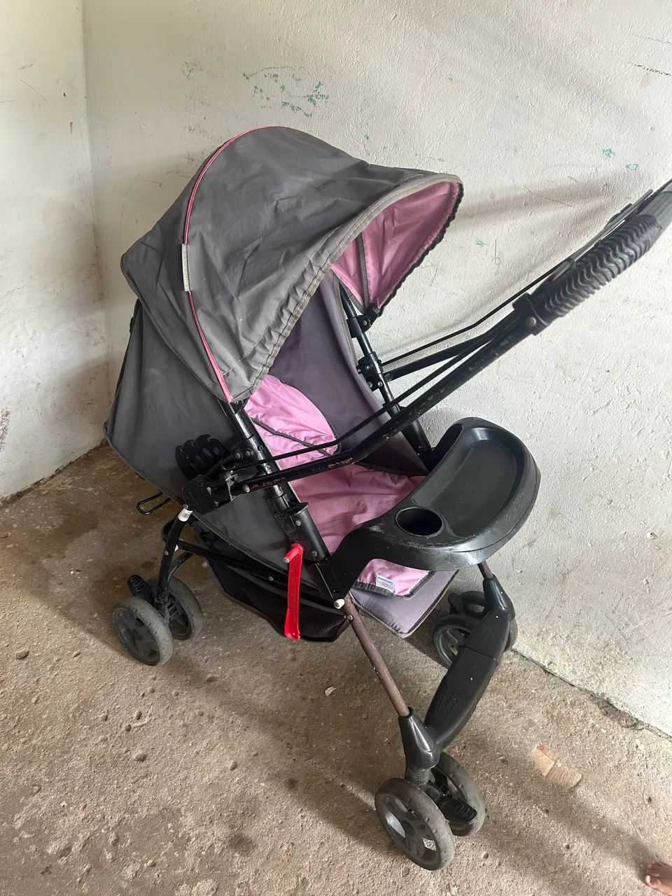 Vendo carrinho de bebê e bebê conforto 