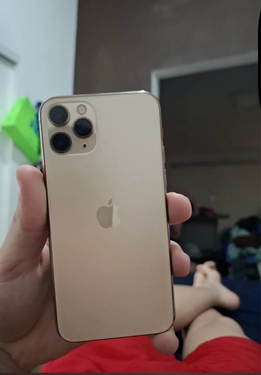 IPHONE 11 PRO 128gb valor 1400 / Troco com inferior e volta sua 