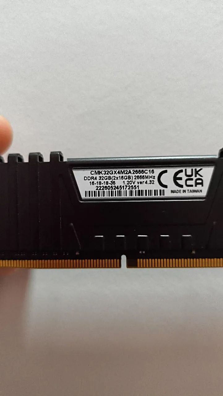 Memória DDr4 Corsair 32 gb 2666hz (16+16) são 2 pentes - Memória