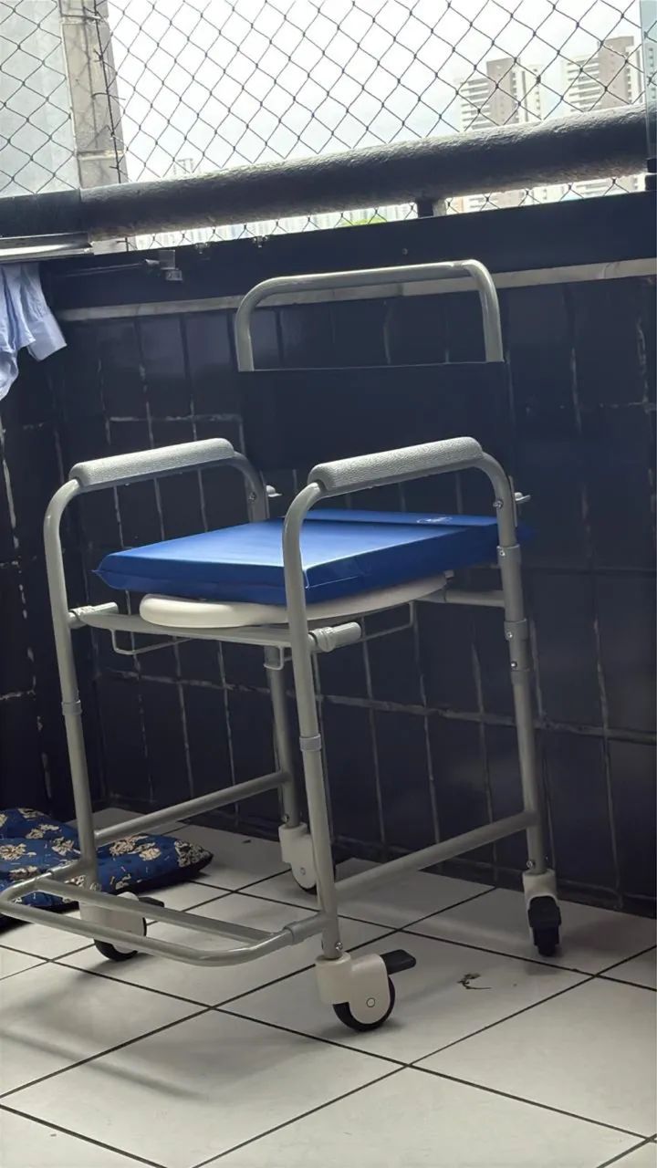 Cadeira de Banho  - Foto 2